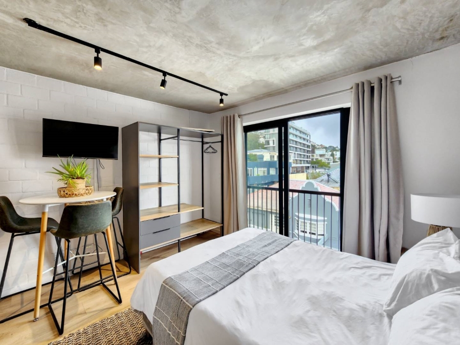 1 Bedroom Property for Sale in Sea Point Western Cape